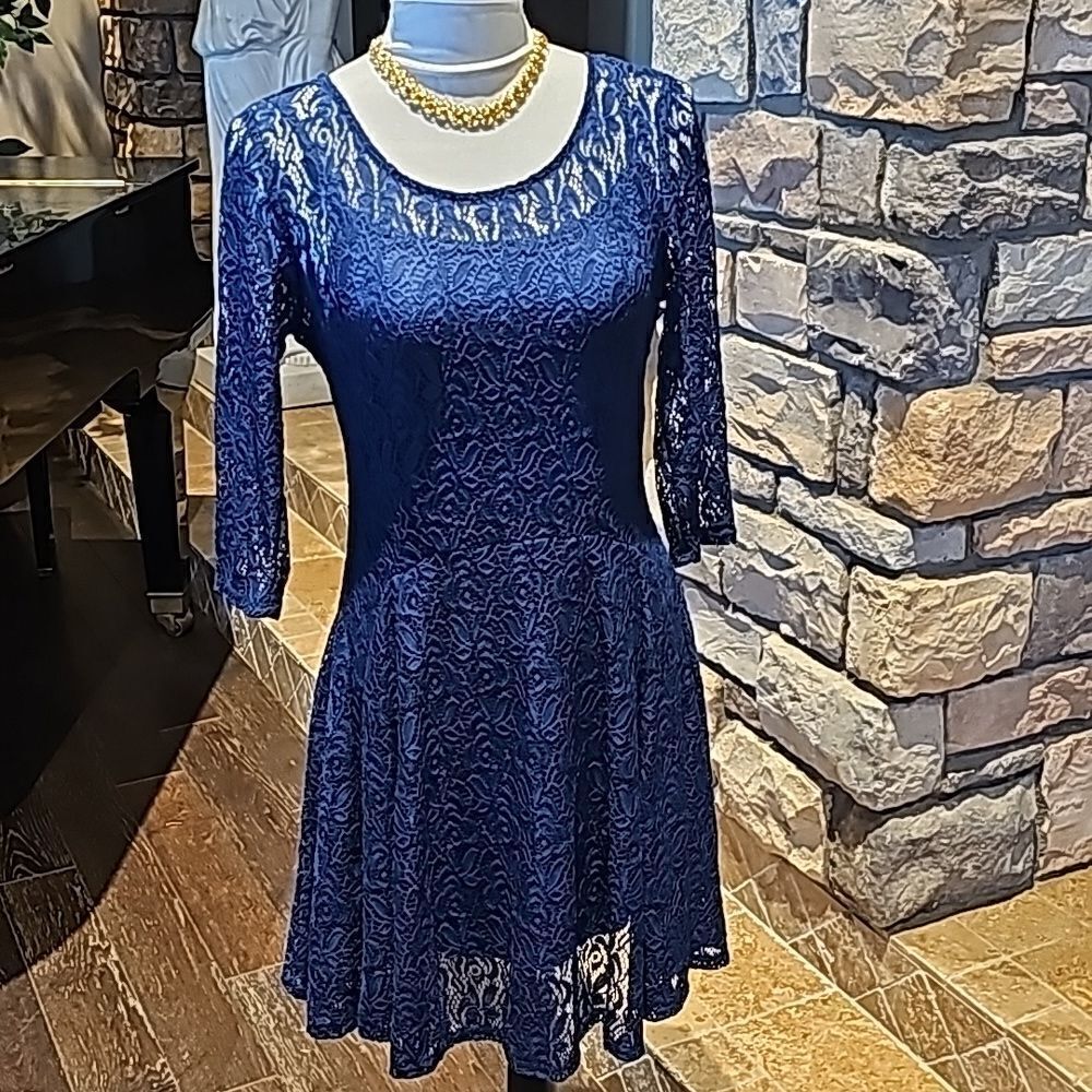 Navy lace dress fully lined zipper in back by Fishbowl size medium